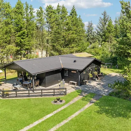 Holiday home Stunning In With Wifi Oksbol (Syddanmark)